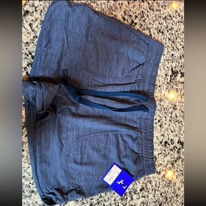 Women’s athletic shorts NWT